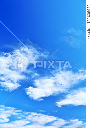 秋の青空と雲 秋の青空と雲 121806950