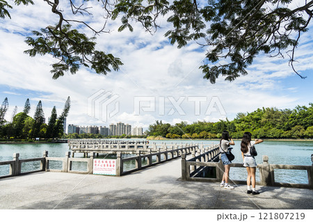 View of the Nine-cornered Bridge in Chenghcing Lake Scenic Area in Kaohsiung, Taiwan. 121807219