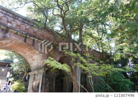 京都　南禅寺　琵琶湖疏水　水路閣 121807496