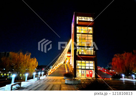 富岩運河環水公園のライトアップ　イルミネーション 121810813