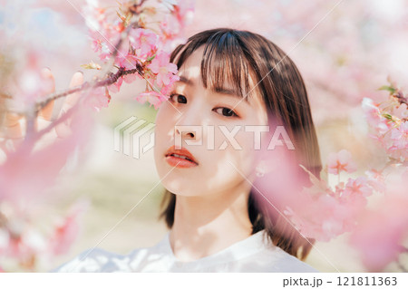 女性　ビューティー　桜 121811363