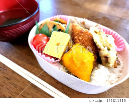 お惣菜屋ののり弁当 121811516