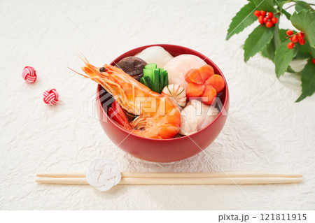 海老ののった豪華なお雑煮 121811915
