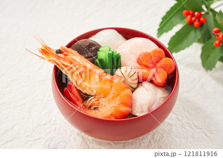 海老ののった豪華なお雑煮 121811916