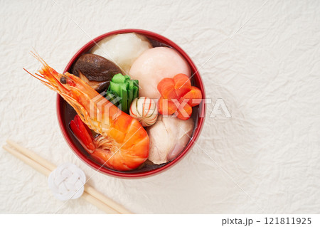 海老ののった豪華なお雑煮 121811925