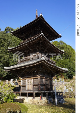 岡山県岡山市北区にある日蓮宗のお寺「成就寺」：三重塔 121814095