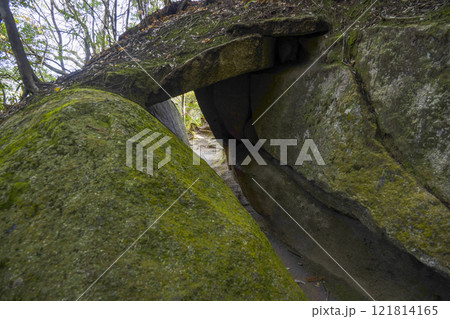 笠置寺（京都府）修行場巡り　胎内くぐり 121814165