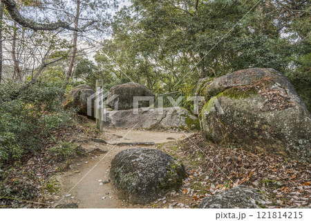 笠置寺（京都府）修行場巡り　ゆるぎ石 121814215