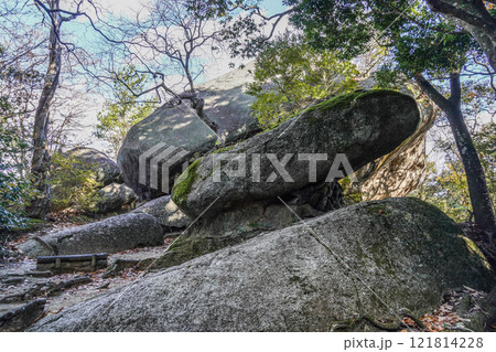 笠置寺（京都府）修行場巡り　巨石 121814228