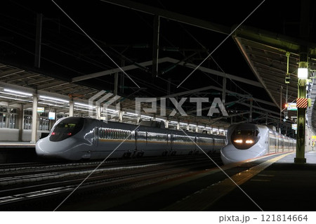 【JR西日本】夜の700系7000番台「こだま」(山陽新幹線:西明石駅) 【JR西日本】夜の700系7000番台「こだま」(山陽新幹線:西明石駅) 121814664