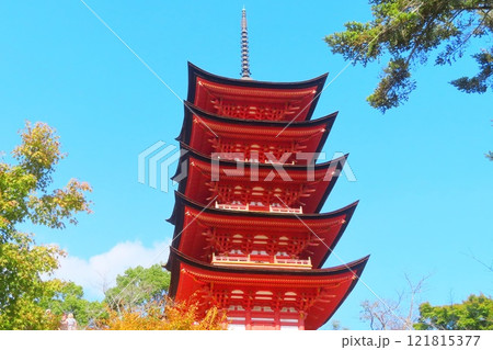 【広島県】日本三景安芸の宮島の五重塔 【広島県】日本三景安芸の宮島の五重塔 121815377