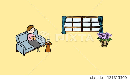 リビングで本を読む女性 121815560