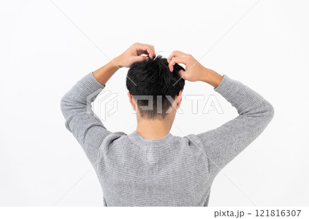 メンズビューティー　ヘアケア　後ろ姿 121816307