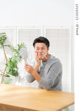 メンズビューティー　スキンケア　鏡 121816325