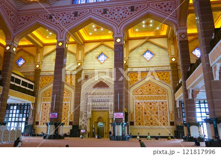 湖のほとりに映えるピンクモスク、プトラ・モスク 湖のほとりに映えるピンクモスク、プトラ・モスク 121817996