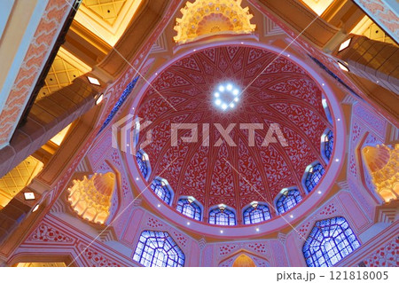 湖のほとりに映えるピンクモスク、プトラ・モスク 湖のほとりに映えるピンクモスク、プトラ・モスク 121818005