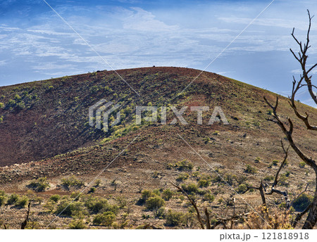 Extinct volcanic craters at Mouna Loa - Hawaii Extinct volcanic craters at Mouna Loa - Hawaii 121818918
