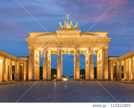 Brandenburg Gate in Berlin, Germany Brandenburg Gate in Berlin, Germany 121822805
