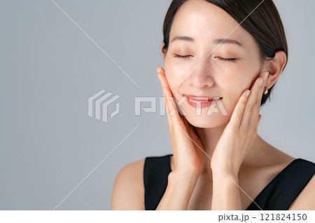 ビューティー　ミドル　女性　ポートレート 121824150