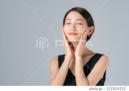 ビューティー ミドル 女性 ポートレート ビューティー ミドル 女性 ポートレート 121824152