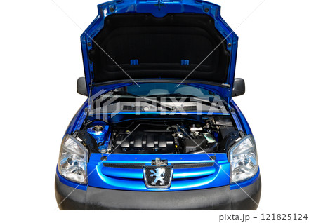 Peugeot coming to the technical service for maintenance Peugeot coming to the technical service for maintenance 121825124