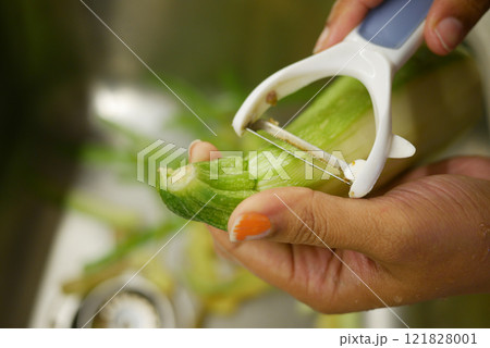 Preparing Fresh Ingredients The Comprehensive Cucumber Peeling Process in Culinary Artistry Preparing Fresh Ingredients The Comprehensive Cucumber Peeling Process in Culinary Artistry 121828001