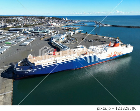 茨城 大洗 大洗港に停泊中のさんふらわあかむい(ドローン撮影) 茨城 大洗 大洗港に停泊中のさんふらわあかむい(ドローン撮影) 121828586