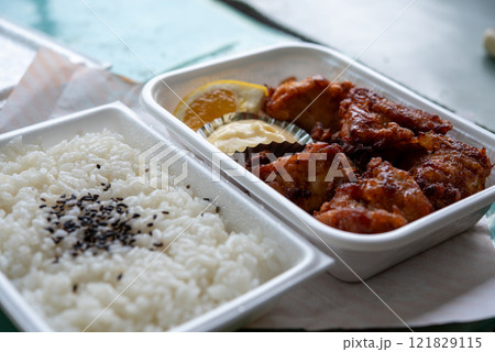 野菜の入っていないからあげ弁当 野菜の入っていないからあげ弁当 121829115