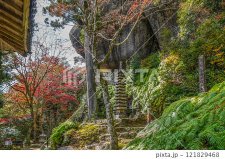 笠置寺（京都府）修行場巡り　正月堂前より 121829468
