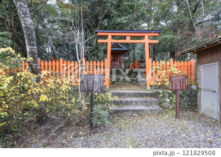 笠置寺（京都府）春日明神社　椿本護王宮 121829508