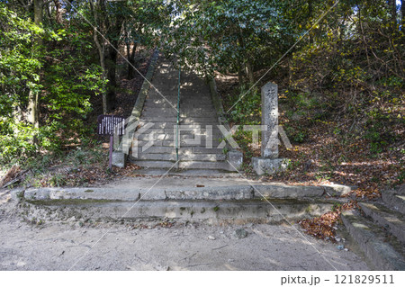 笠置寺（京都府）修行場巡り　後醍醐天皇行在所跡 121829511