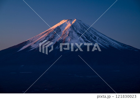 西川林道から望む夜明けの富士山 西川林道から望む夜明けの富士山 121830023