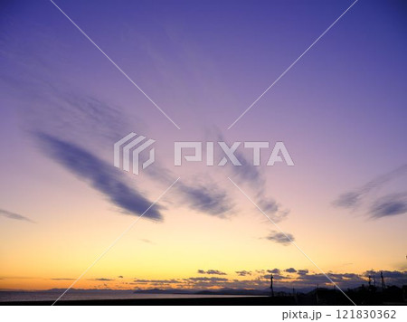 太平洋の夕暮れ 121830362