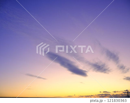 太平洋の夕暮れ 121830363