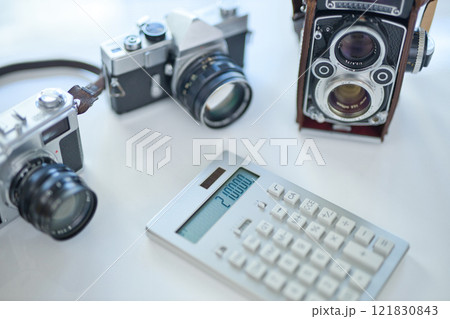 中古カメラ 買取業者 査定イメージ  中古カメラ 買取業者 査定イメージ  121830843
