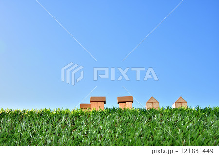 青空と住宅イメージ 121831449