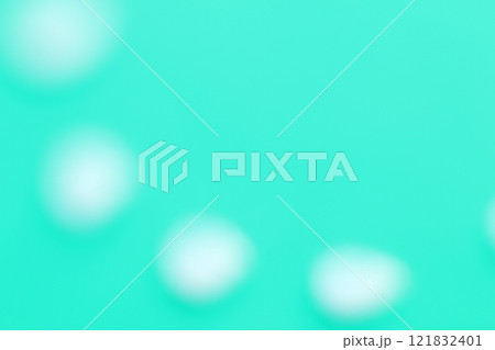 青緑色系ふんわりな玉ボケ・丸ボケの背景 121832401