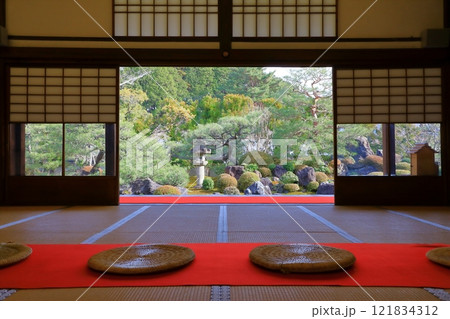 総本山妙満寺 雪の庭 総本山妙満寺 雪の庭 121834312