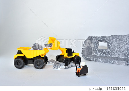 AI人工知能　大型重機を遠隔操作するイメージ 121835921