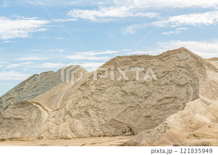 工業用の砂（工業用資材イメージ） 121835949