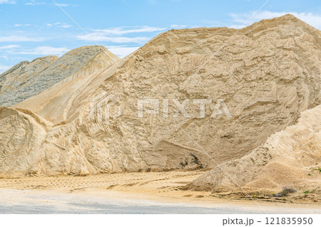 工業用の砂（工業用資材イメージ） 121835950