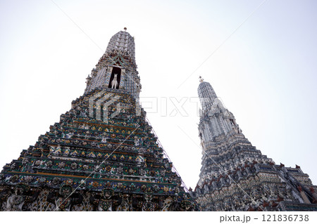 Wat Arun Ratchawararam (Temple of Dawn),famous tourist destination in Thailand. 121836738