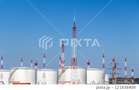 Base of oil storage 121836909