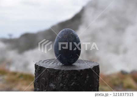 箱根大涌谷黒玉子アップ2024年10月 121837315