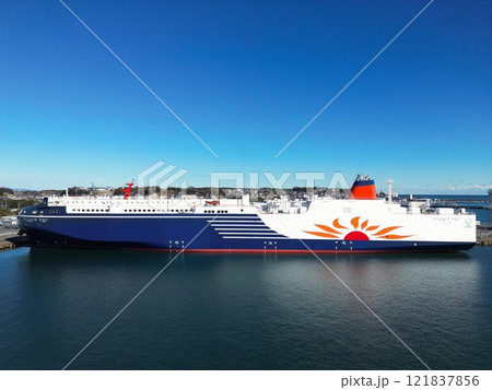 茨城 大洗 大洗港に停泊中のさんふらわあかむい(ドローン撮影) 茨城 大洗 大洗港に停泊中のさんふらわあかむい(ドローン撮影) 121837856