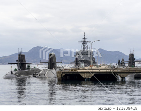 「アレイからすこじま」から見る自衛艦 121838419