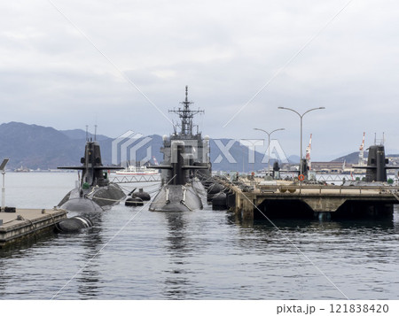 「アレイからすこじま」から見る自衛艦 121838420
