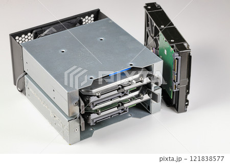 HDD 3.5" for installation on internal HDD cage or HDD rack for computer data storage server or workstation. 121838577
