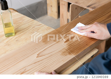 杉材のオイルフィニッシュ 121840169