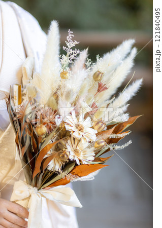 ドライフラワーの花束、和装前撮り ドライフラワーの花束、和装前撮り 121840495